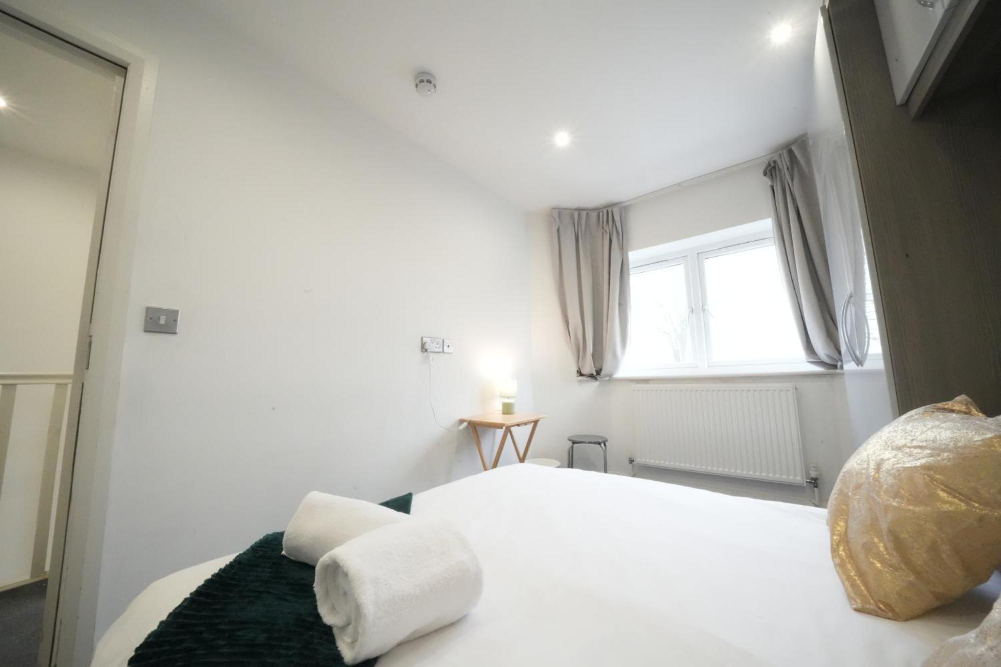 The Hatton Harlington (Greater London)