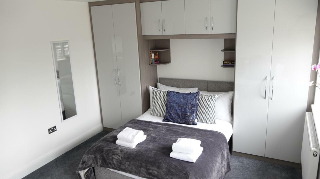 The Hatton * Harlington (Greater London)