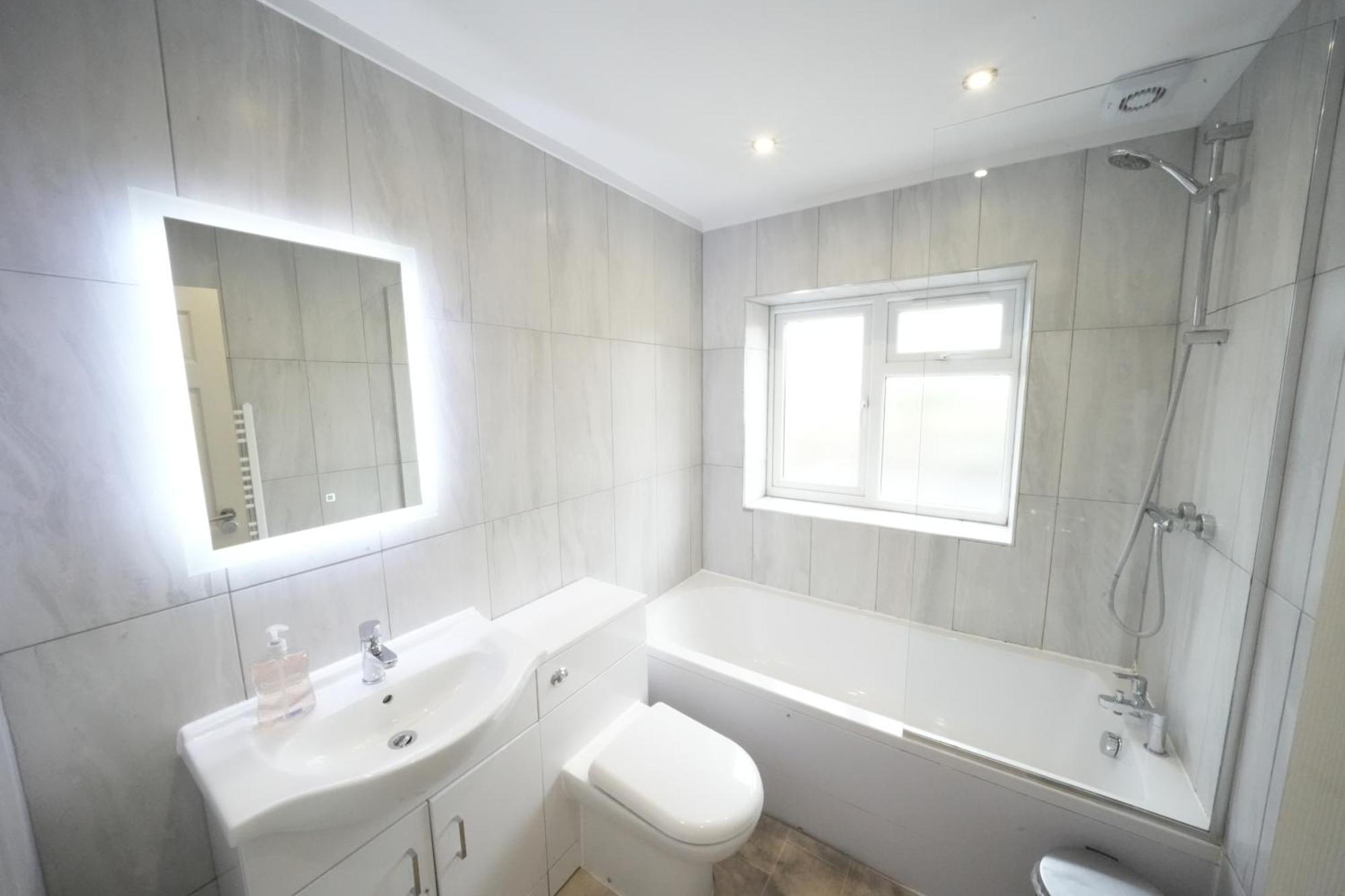 The Hatton Harlington (Greater London)