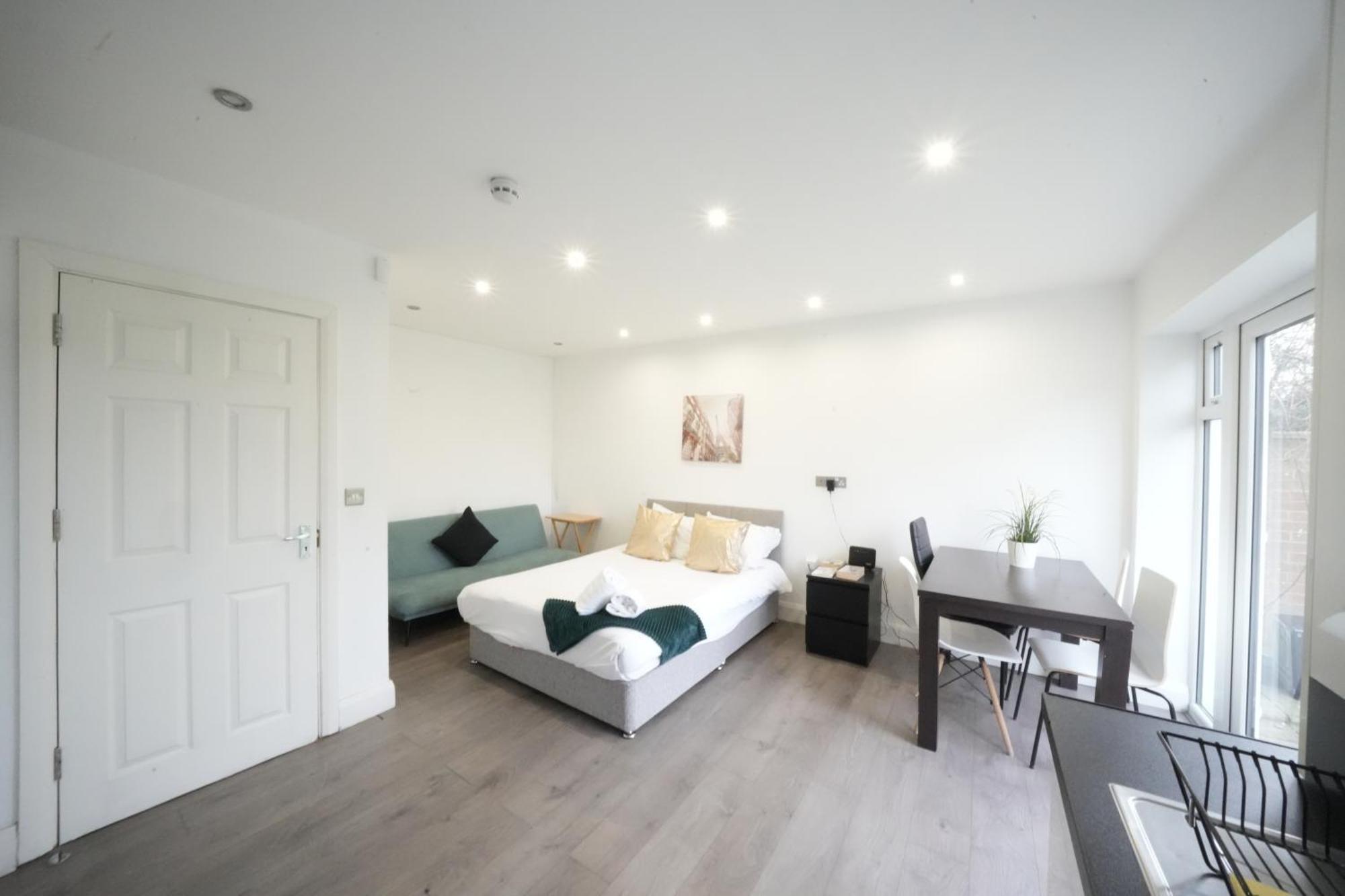 The Hatton Harlington (Greater London)
